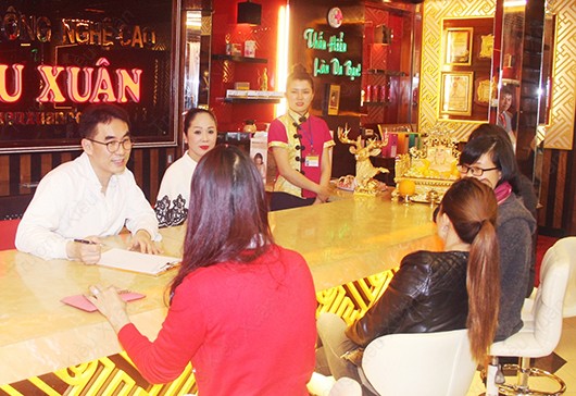 Trương Kiều Xuân có đội ngũ tư vấn viên nhiệt tâm với khách hàng Trương Kiều Xuân có đội ngũ tư vấn viên nhiệt tâm với khách hàng